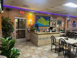VENDO RESTAURANTE SALVADOREÑO en Pacoima