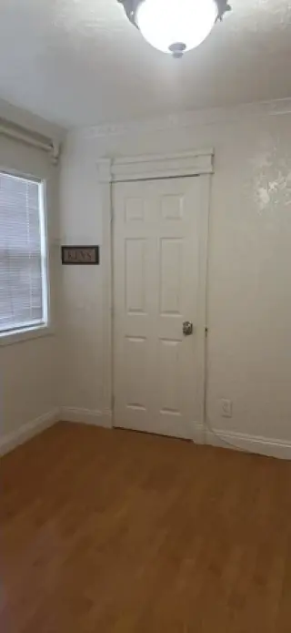 Se renta cuarto con baño