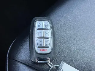 Chrysler Pacifica 2025 Select 4dr Furgoneta