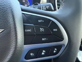 Chrysler Pacifica 2025 Select 4dr Furgoneta