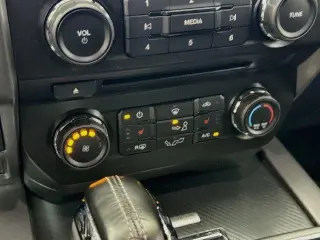 Ford F-150 2018 4x4 XLT 4dr SuperCrew 5.5 ft. SB