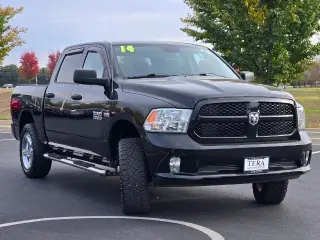 Ram 1500 2014 4x4 Express 4dr Crew Cab 5.5 ft. SB Pickup