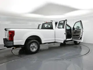 Ford F-250 Super Duty 2020 4x2 Lariat 4dr SuperCab 6.8 ft. SB Pickup