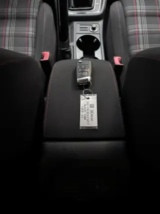 2021 VOLKSWAGEN GOLF GTI