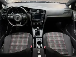 2021 VOLKSWAGEN GOLF GTI