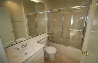 2 Bedroom Apt in Koreatown