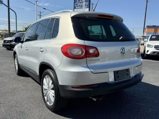 2011 VOLKSWAGEN TIGUAN