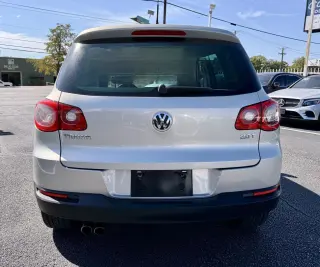 2011 VOLKSWAGEN TIGUAN