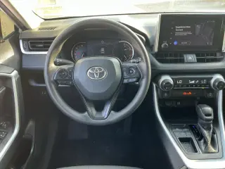 Toyota RAV4 2024 XLE 4dr SUV