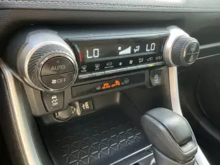Toyota RAV4 2024 XLE 4dr SUV