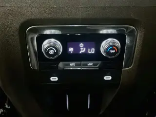 GMC Yukon 2023 4x2 SLT 4dr SUV