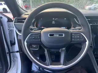 Jeep Grand Cherokee 2024 4x4 Laredo 4dr SUV