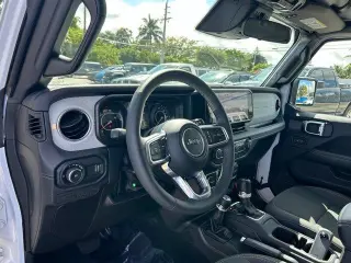 Jeep Wrangler 2026 4x4 Sahara 4dr SUV