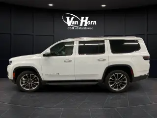 2022 Jeep Wagoneer
