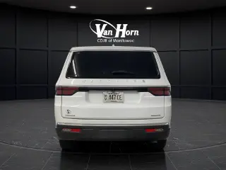 2022 Jeep Wagoneer