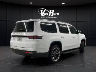 2022 Jeep Wagoneer