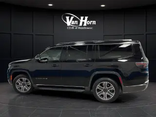 2022 Jeep Wagoneer