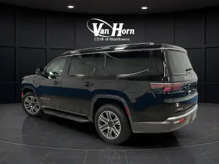 2022 Jeep Wagoneer