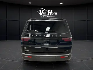 2022 Jeep Wagoneer