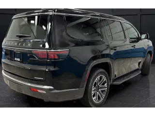 2022 Jeep Wagoneer