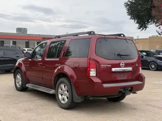 2008 Nissan Pathfinder SE