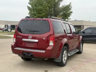 2008 Nissan Pathfinder SE
