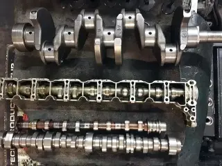 Motor Ford y Chevy
