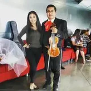 Mariachi Los Gallitos For Hire