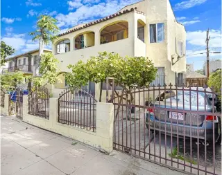 4 UNIDADES EN LOS ANGELES