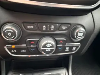 Jeep Cherokee 2019 4x4 Trailhawk 4dr SUV