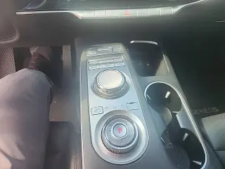 Genesis GV70 2025 AWD 2.5T Standard 4dr SUV