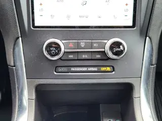 Ford Edge 2023 AWD Titanium 4dr Crossover