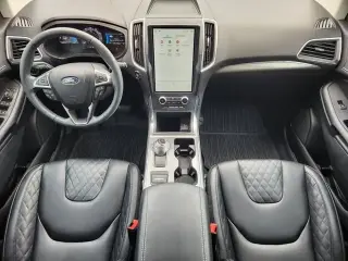 Ford Edge 2023 AWD Titanium 4dr Crossover