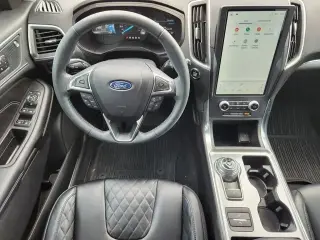 Ford Edge 2023 AWD Titanium 4dr Crossover