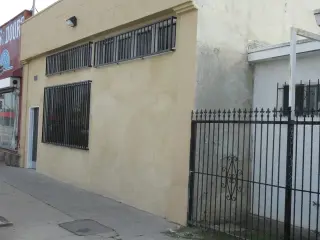 Sin Banco Edificio Comercial