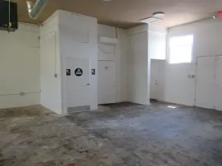 Sin Banco Edificio Comercial