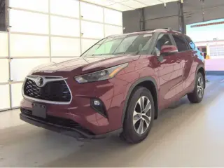 Toyota Highlander 2023 AWD LE 4dr SUV