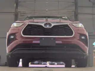 Toyota Highlander 2023 AWD LE 4dr SUV