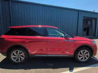 Lincoln Corsair 2025 AWD Premiere 4dr SUV
