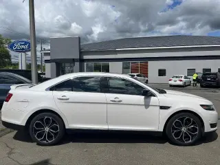 Ford Taurus 2018 AWD SHO 4dr Sedan