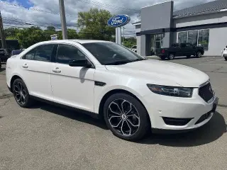 Ford Taurus 2018 AWD SHO 4dr Sedan