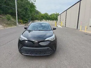 Toyota C-HR 2022 XLE 4dr Crossover