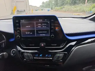 Toyota C-HR 2022 XLE 4dr Crossover