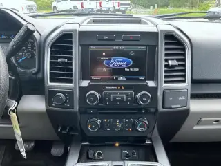 Ford F-150 2015 4x4 Platinum 4dr SuperCrew 5.5 ft. SB