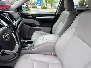 Toyota Highlander 2017 AWD XLE 4dr SUV