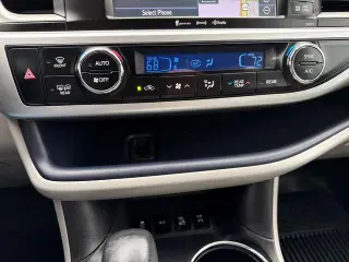 Toyota Highlander 2017 AWD XLE 4dr SUV