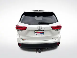 Toyota Highlander 2017 AWD XLE 4dr SUV