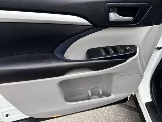 Toyota Highlander 2017 AWD XLE 4dr SUV
