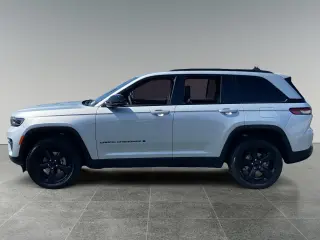 Jeep Grand Cherokee 2023 4x4 Laredo 4dr SUV