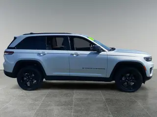 Jeep Grand Cherokee 2023 4x4 Laredo 4dr SUV